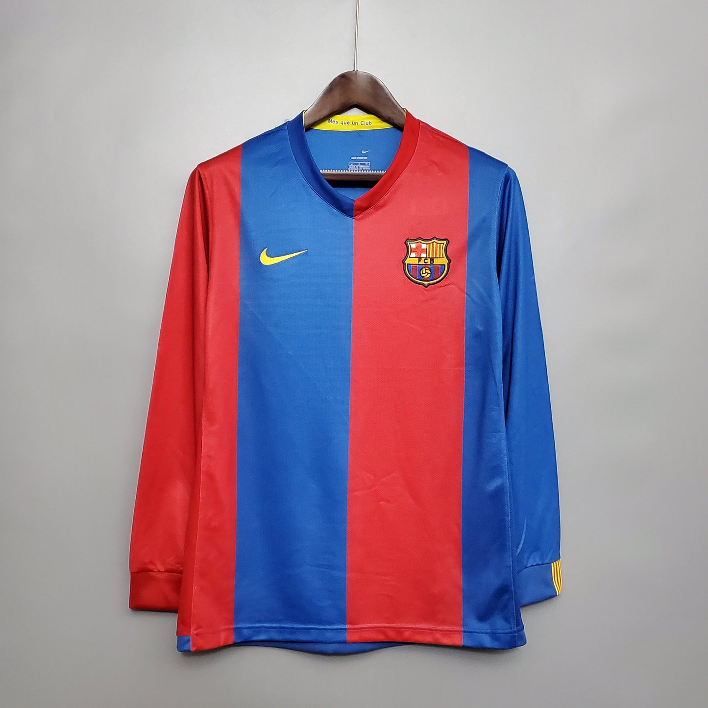 Barcelona Home 06/07 Retro