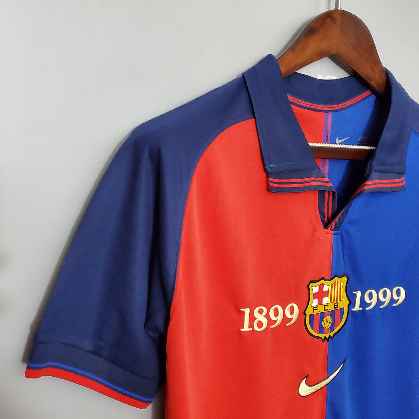 Barcelona Home 1999 retro