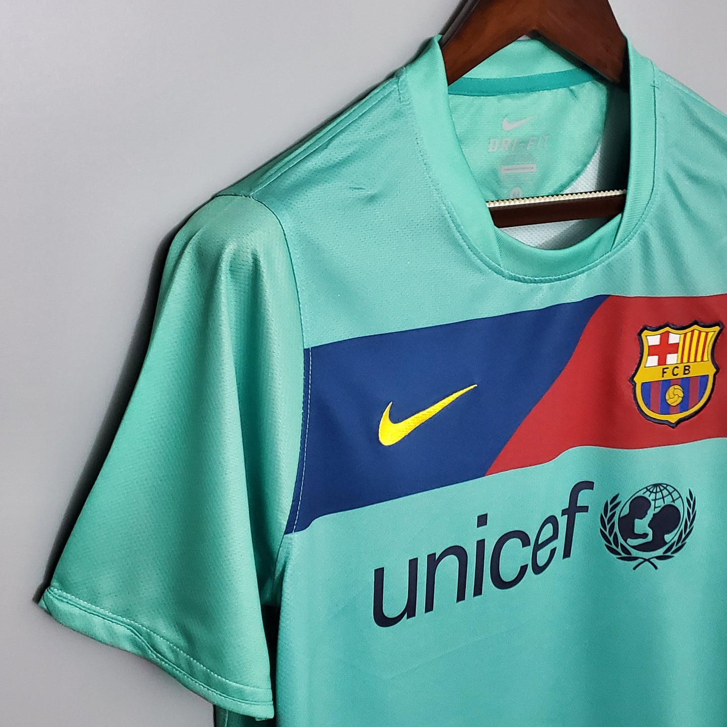 Barcelona Away 10/11 Retro